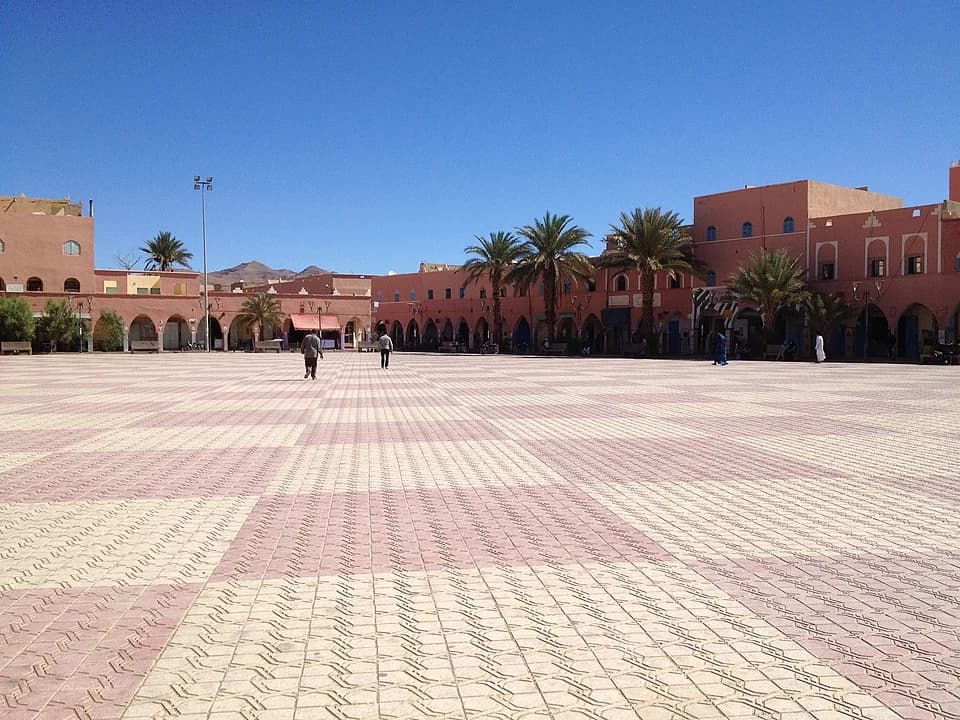 Place principale de Tata